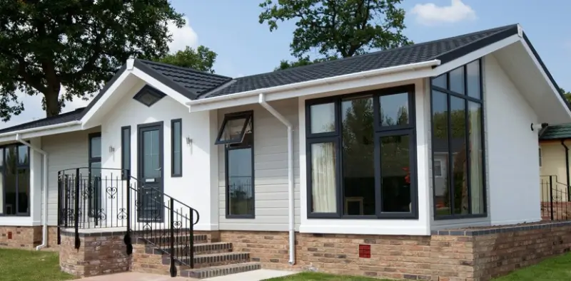 Stately-Albion Wentwood